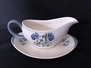 Wedgwood Isis - Gravy Boat & Saucer fine pottery tableware - Picture 1 of 3