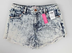NWT Women's Charlotte Russe Refuge Bleach Wash Cutoff Denim Jean Shorts Size 4 - Picture 1 of 2