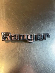 Vintage 1973 - 1979 Ford Truck F-100 F-250 Ranger Emblem D4TB-9925632-AA OEM - Foto 1 di 3