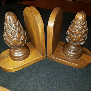 Fermalibri vintage in legno massello di pino, ananas, cardo intagliato a mano - Foto 1 di 4