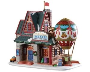 Lemax 2019 MOUNTAIN HIGH ADVENTURE TOURS #95479 NRFB Vail Village Lit Bldg * - Bild 1 von 3