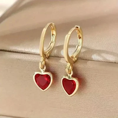 Pendientes colgantes enchapados en oro amarillo de 14K rubí rojo corte corazón simulado de 2 quilates Foto 1 de 4