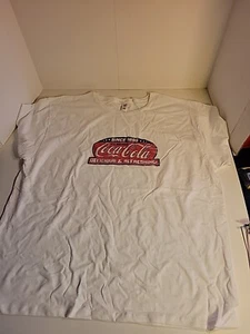 Coke Classic Coca Cola Delicious & Refreshing T- Shirt XL Coke - Picture 1 of 9