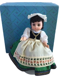 Madame Alexander Italy Puppe Miniatur Vitrine 1987 Italy 8 inch Doll #553 Lesen - Bild 1 von 19