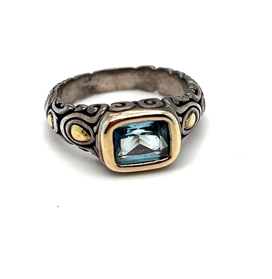 ANILLO JOHN HARDY TOPACIO AZUL PLATA ESTERLINA 925/18K YG GRABADO DETALLES PERGAMINO Foto 1 de 4