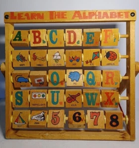 Vintage Klappbuchstaben LERNEN SIE DAS ALPHABET Holz pädagogische Lehrerhilfe Spielzeug x - Bild 1 von 4