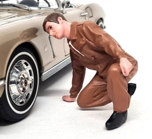 American Diorama 1/18 Scale Racing Mechanic VI Polyresin figure model display - Picture 1 of 3