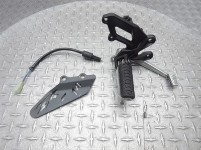 2023 12-23 Kawasaki ZX14R ZX14 delantero derecho trasero pedal soporte de clavija de freno Foto 1 de 4