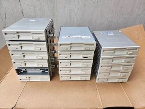 LOT OF 16X SAMSUNG SFD-321B / NEC , 3.5" FLOPPY DISK DRIVES – VINTAGE RETRO 💾 - Bild 1 von 15