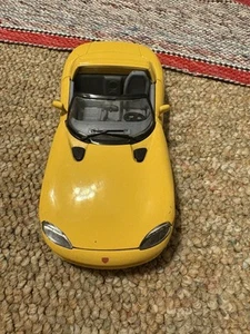 Burago 1/24 Dodge VIPER RT/10, 1992 Yellow - Picture 1 of 4