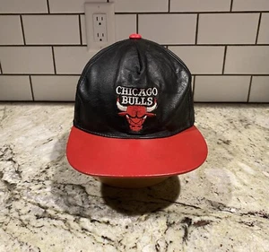 Chicago BULLS Basketball Vintage Leather 90s Logo Baseball Hat Cap - Picture 1 of 6