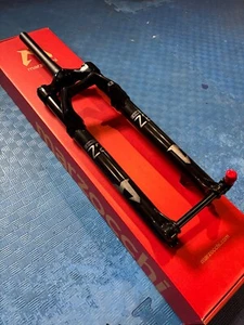 2025 Marzocchi Bomber Z2 Rail - 29" - 100mm - Picture 1 of 8