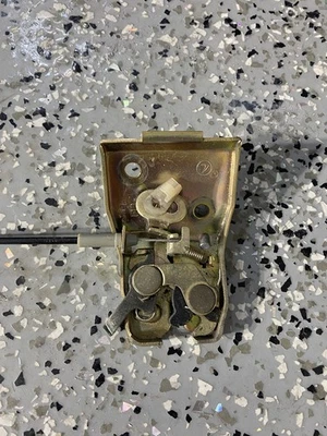 Subaru Impreza 2005 pestillo de maletero  Foto 1 de 3