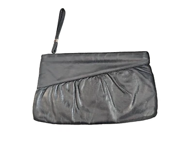 Bolso sin asas Brixton vintage de cuero negro para mujer Foto 1 de 4