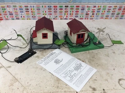 Lionel 125 Signal Horn House  and Lionel 145  Gateman - Image 1 of 4