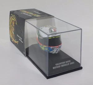 Minichamps 1:8 Model Die Cast Helmet Valentino Rossi Mugello 2005 MotoGP - Picture 1 of 3