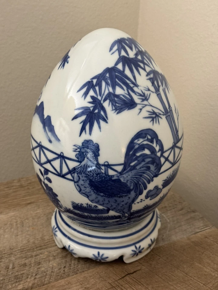 Estatuilla de huevo de porcelana vintage azul blanco gallo pedestal asiático Foto 1 de 4