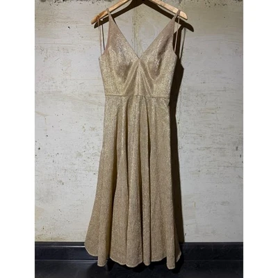 Vestido midi Dress the Population Delilah dorado metálico brillante con correa en el cuello talla S Foto 1 de 4