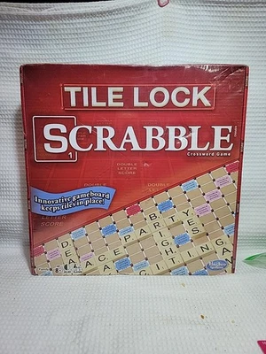 Tile Lock Scrabble Crucigrama Juego de Mesa Hasbro Juegos Nuevo Mantener Azulejos en Su lugar Foto 1 de 3