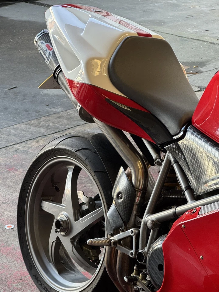 ASIENTO DUCATI 748R 998R 996R OEM DUCATI MONO RIDERS Y PERNOS OEM 916 996 998 748 Foto 1 de 2