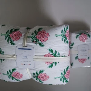 Pottery Barn Teen Roller Rabbit Rosebud Twin Quilt & 1 Standard Sham Pink NWT - Picture 1 of 5