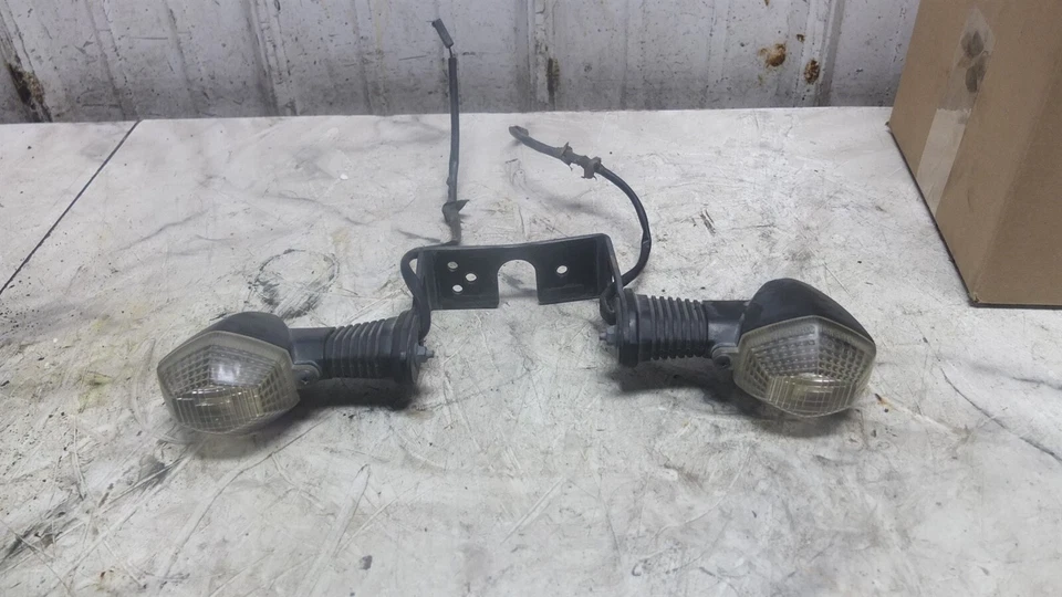 07 piscas-piscas traseiros Suzuki GSF1250 GSF 1250 S Bandit - Imagem 1 de 4