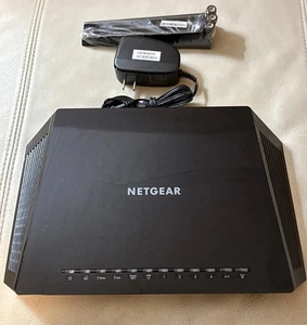 NETGEAR Nighthawk AC2600 Smart WiFi Router (R7450) - Picture 1 of 2