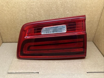 Luz trasera cubierta interior para Kia Sedona 2019-2020 lado del conductor izquierdo OEM Foto 1 de 4