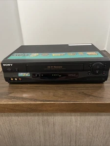 Sony SLV-N55 Hi-Fi Stereo 4 Testine VHS VCR Lettore Testato Funzionante No Telecomando - Foto 1 di 8