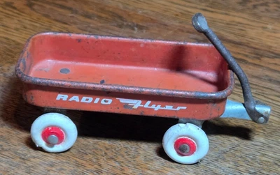 "Vagón de juguete vintage rojo radio volante miniatura acero 5""" Foto 1 de 4