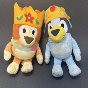 Bluey Princess Bluey e Queen Bingo Peluche Set Peluche Giocattolo Piccolo Usato in Ottime Condizioni - Foto 1 di 9
