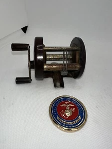 Antique Bakelite Baitcast Reel No. 4250 no other markings Solid shape Vintage - Picture 1 of 4