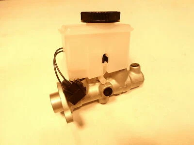 Cilindro maestro de freno para Mazda 323 Protege Ford Escort y Mercury Tracer Foto 1 de 2