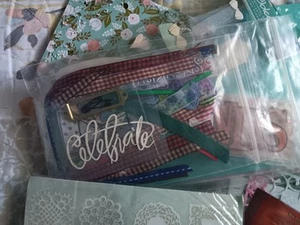 Viele Scrapbooking und Kartenherstellung Zubehör über 1 Pfund - Bild 1 von 11