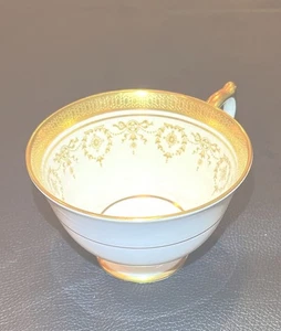 Vintage Aynsley England Gold Dowery Tea/Coffee Cup Cracked - Picture 1 of 7