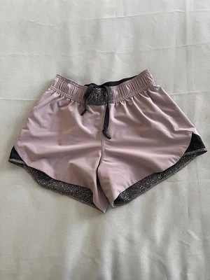Pantalones cortos reversibles Luelemon - talla 6 Foto 1 de 4
