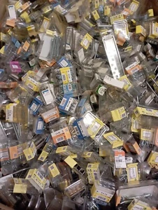 RESTPOSTEN 9KG Kleineisenteile Blister Schrauben Muttern Nägel Möbelbau  - Bild 1 von 6