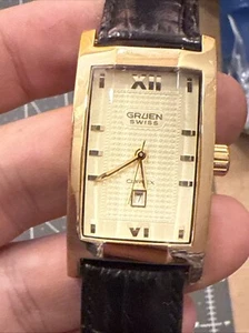 Gruen Curvex 44mm Long Date Quartz Gold Tone Wristwatch Beveled Crystal Swiss - Picture 1 of 14