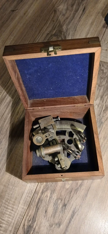 Kelvin & Hughes London 1917 sextante en cofre de madera Foto 1 de 4