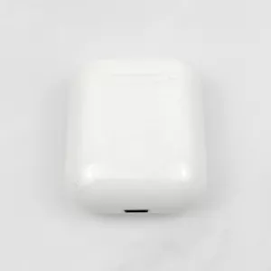 Apple AirPods 2nd Gen Charging Case Authentic Apple Replacement - Picture 1 of 4