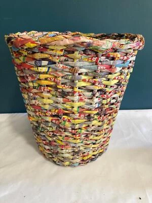 Cesta de basura de papel tejido vintage | Cesta de publicidad retorcida | Decoración reciclada Foto 1 de 4