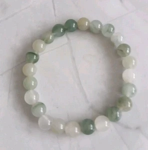 Jadeite Beaded Bracelet Elasticated Green BNWOT - Picture 1 of 2