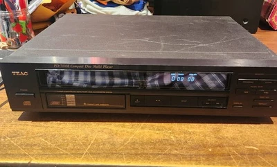 TEAC - PD-710M - Reproductor múltiple de discos compactos (cambiador de CD de 6 discos) sin control remoto Foto 1 de 4