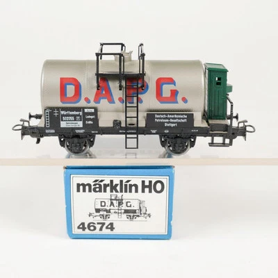 Marklin HO Scale Deutsch-Amerikanische Petroleum DAPG Tank Car 4674 - Image 1 of 4