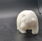 Ours polaire en marbre blanc sculpté au Canada