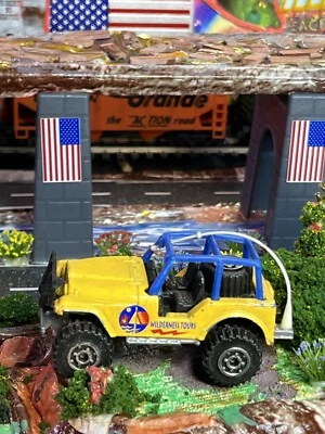 Jeep Matchbox 1983 4x4 CJ7 Wilderness Tours con antena diecast usado excelente estado Foto 1 de 4