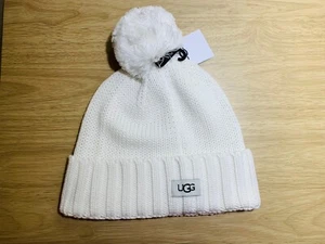 UGG Beanie Mütze mit Bommel Rippstrickbündchen Wollmischung Weiß Neu mit Etikett One Size - Bild 1 von 4