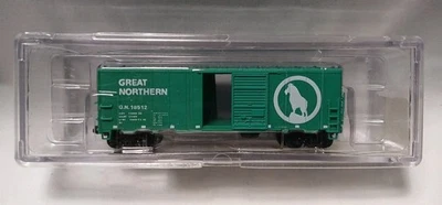 66009-01/18512 Great Northern (Green) N-scale Intermountain 12 Panel 40' Boxcar - Image 1 of 4
