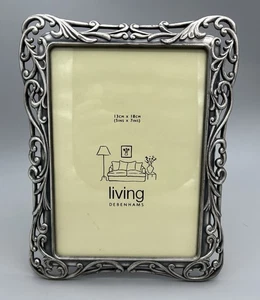 Debenhams Living Deko Metall Bilderrahmen silberfarben 13 cm x 18 cm Vintage - Bild 1 von 3