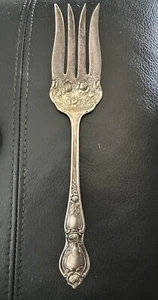 RC Co Meat Serving Fork - Rose Pattern 1903 Silver Plate 8.5 in - Picture 1 of 7